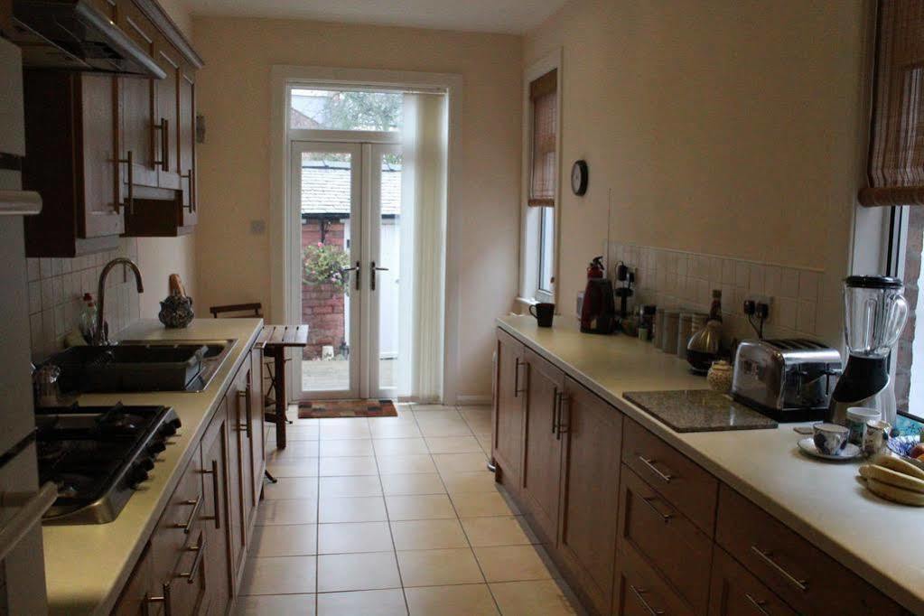 Woodland Guesthouse Дарлингтън Екстериор снимка