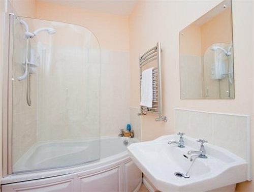 Woodland Guesthouse Дарлингтън Екстериор снимка